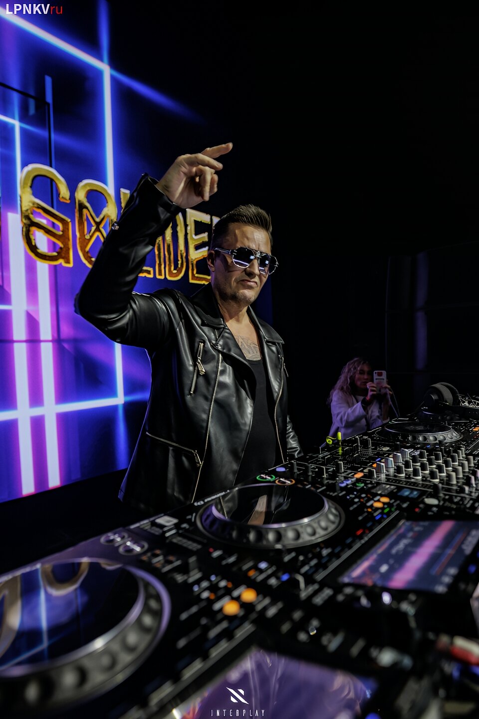 Live performance still 3